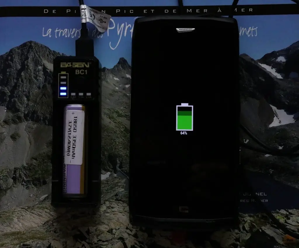 Charger votre téléphone cellulaire avec une pile 9 volts - Survie boréale