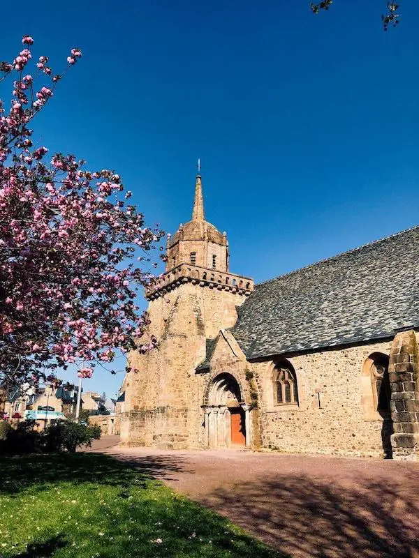 Église Saint-Jacques de Perros-Guirec, côte de granit rose