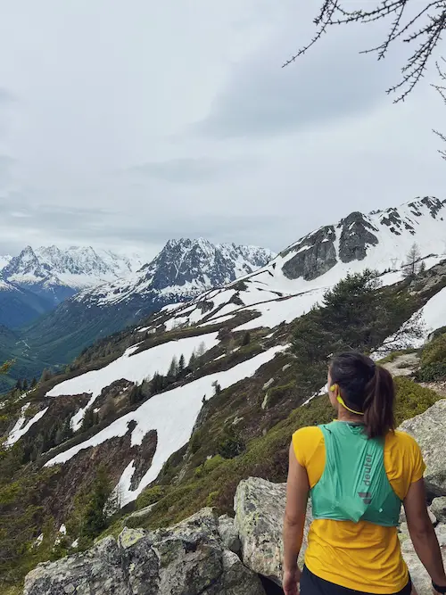 randonnée fast hiking avec le sac traik 9 deuter