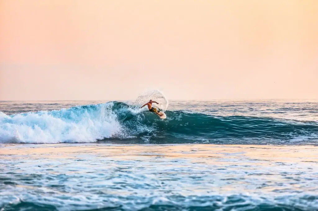 Surfer à La Réunion