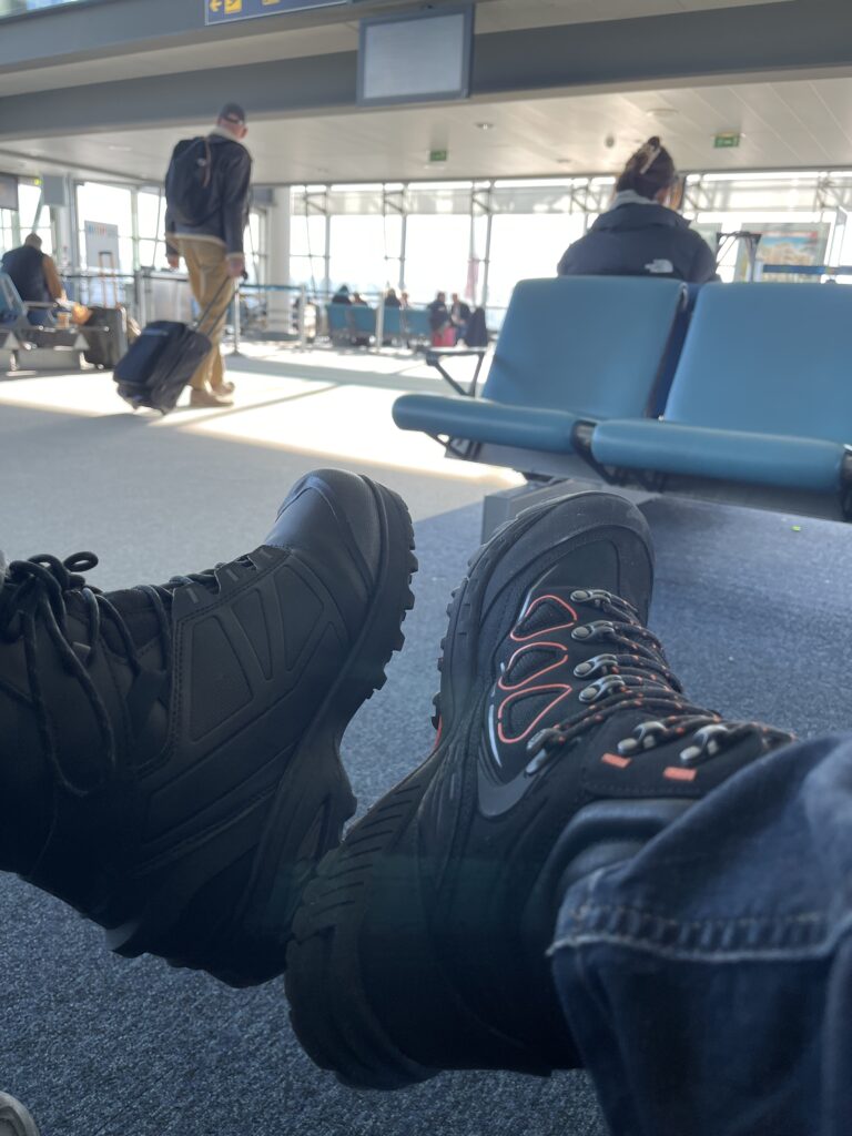 chaussure hivernal au pied pour voyager en avion