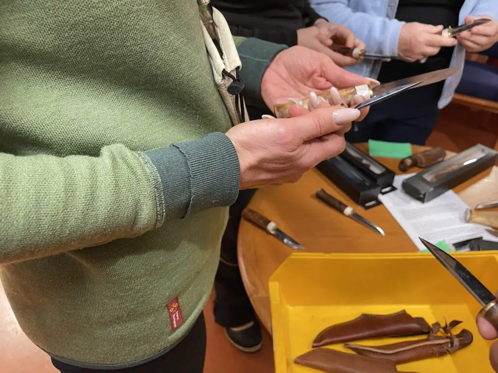 pull en laine mérinos d'arles femme testé en laponie suédoise