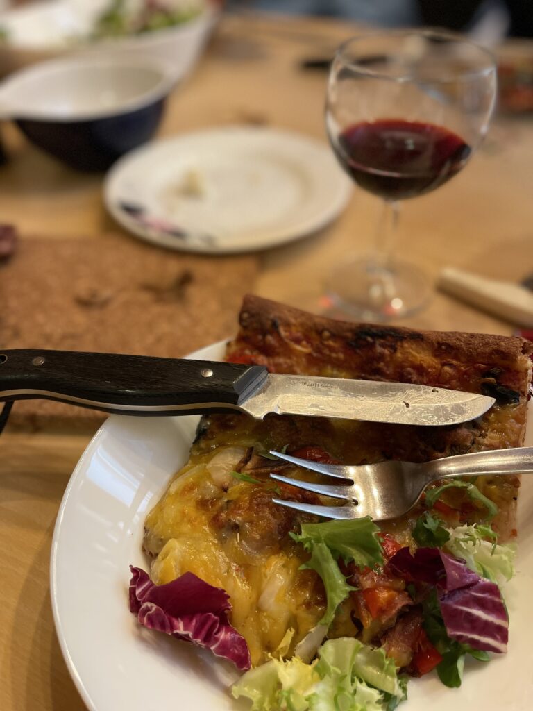 dégustation de la cuisine Sami en laponie suédoise avec le trappeur des couteaux morta