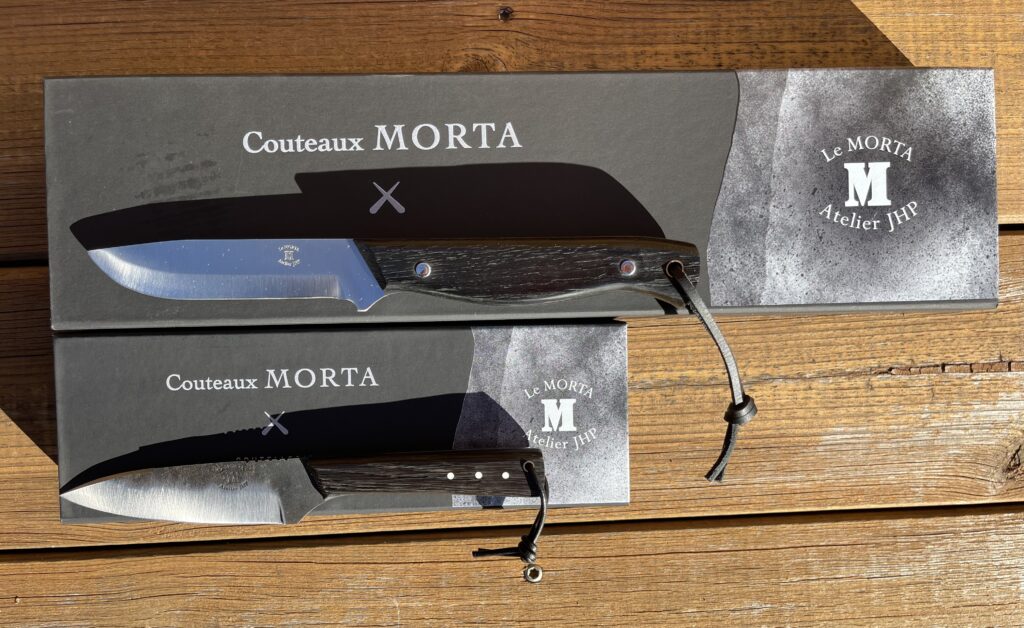 les couteaux Morta avec le modele Trappeur & Brut de Forge Compact