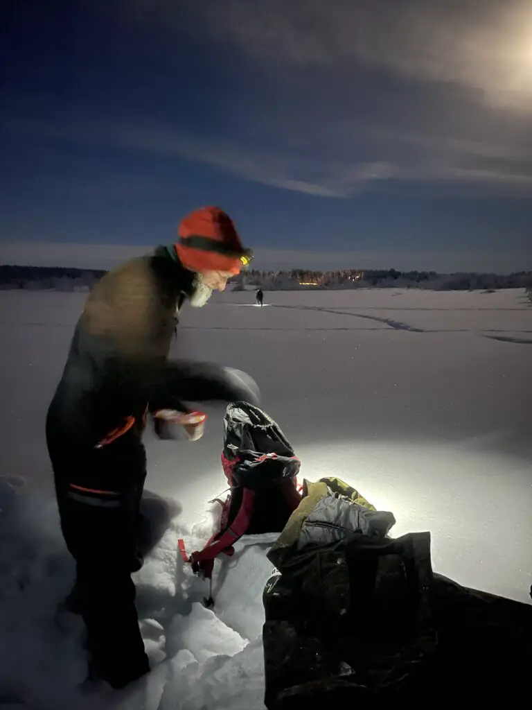 l'heure de la pause des constructeur d'igloo