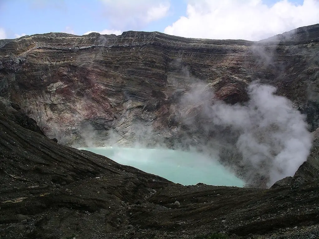 Le cratère Naka-dake sur le Mont Aso