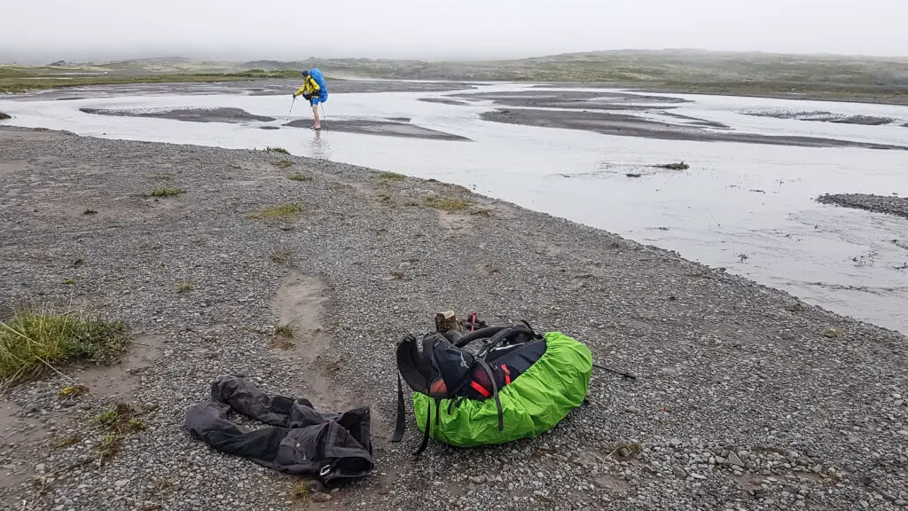 Trek à Hornstrandir : traversée de rivière