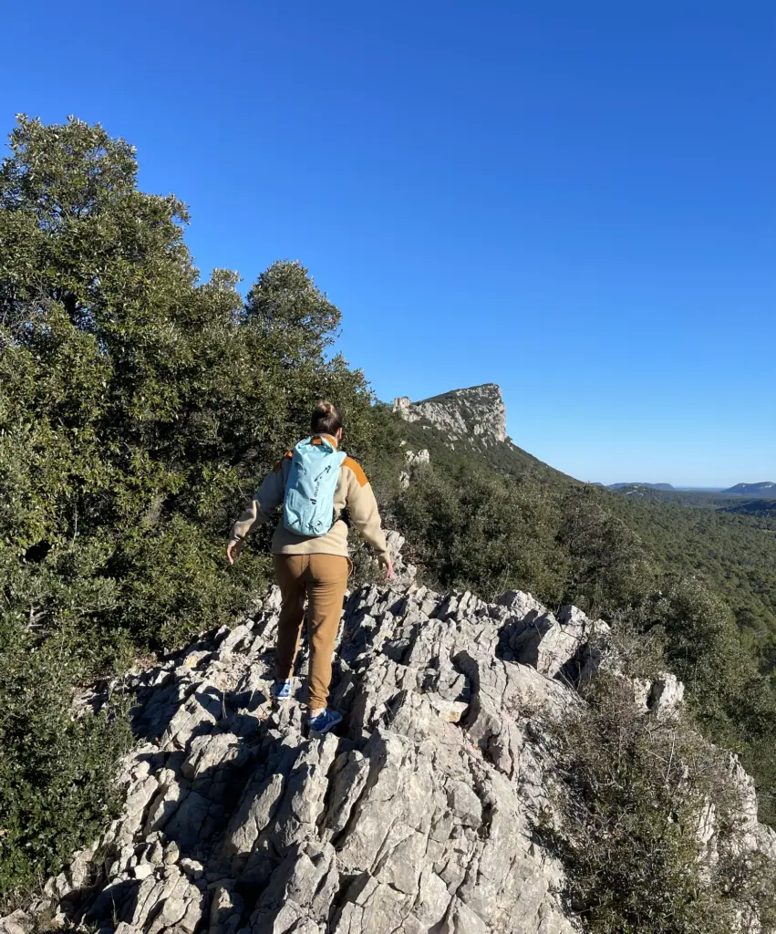 Randonnée vers le pic saint loup avec la polaire femme Haglöfs Avesta Hybrid