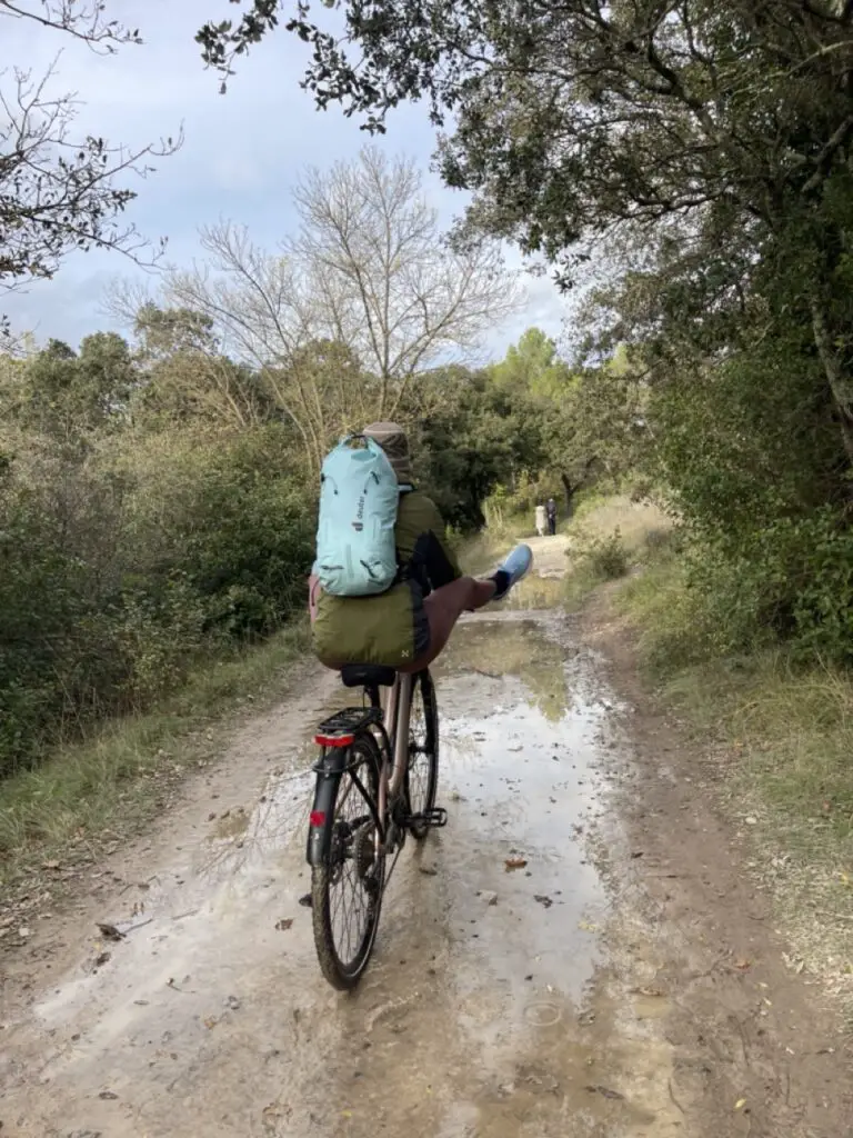 Sortie vélo électrique avec le sac Vertrail 16 Deuter