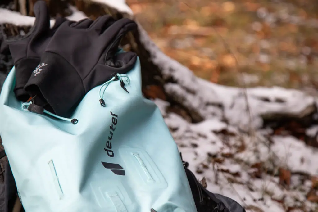 Vertrail 16 sac deuter hybride pour le trail, alpinisme et randonnée