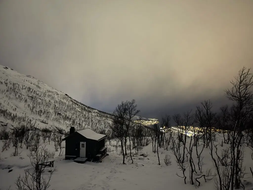 Cabane perdu au dessus de Narvik en Norvège