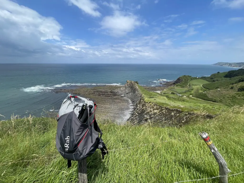 Randonnée de plusieurs jours avec le sac à dos trek rab Muon