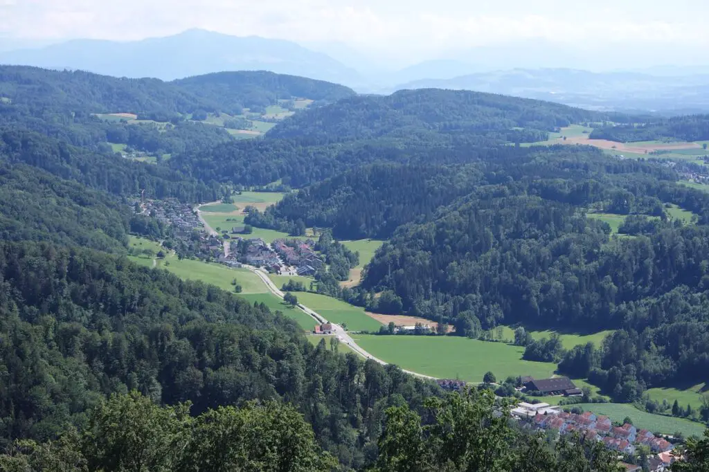 Randonnée vers Uetliberg près de zurich