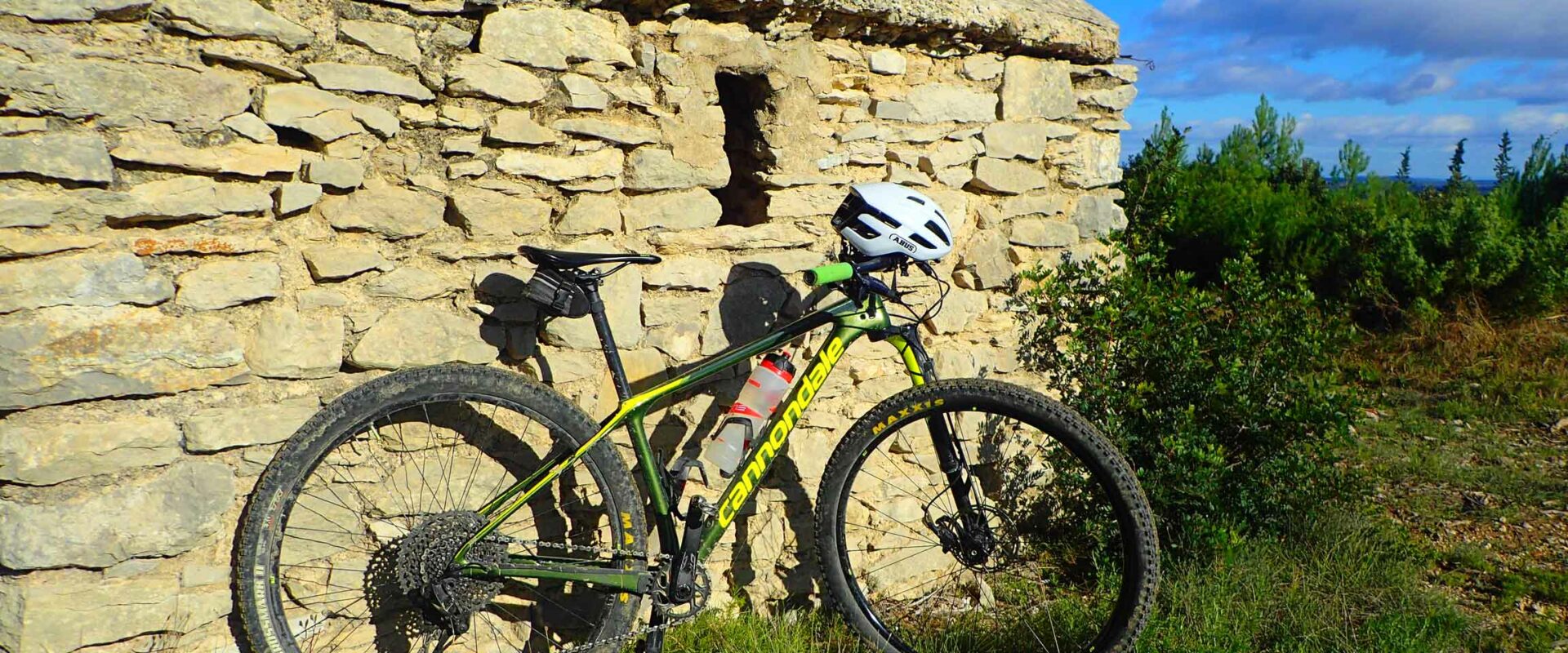 Test du casque ABUS PowerDome lors d'une sortie VTT roulante